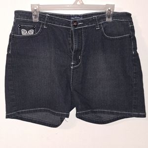 Cute Blu Vineyard Women's size 16w shorts